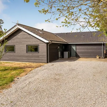 Gerlind - 75m To The Fjord By Interhome